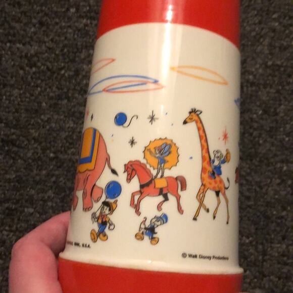 Vintage 1970 Aladdin Brand Disney “Disney on Parade” Mickey thermos with lid - Picture 4 of 7